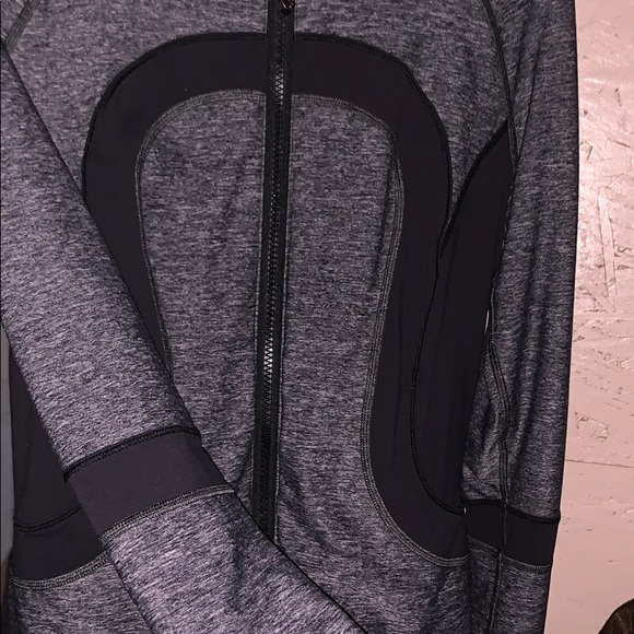 Lululemon jacket - Picture 3 of 9